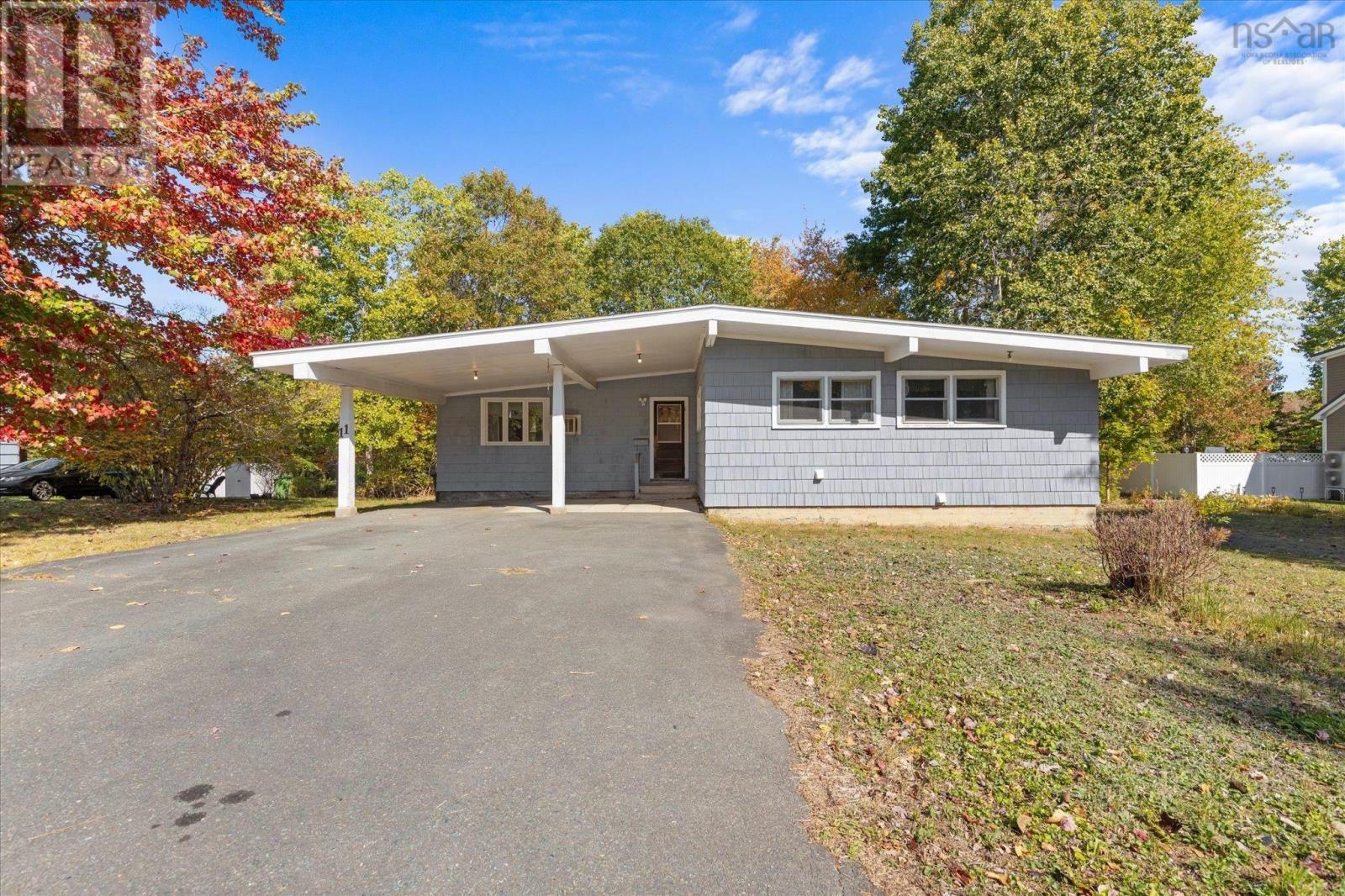 11 Medway St, Bridgewater, NS B4V 1J8