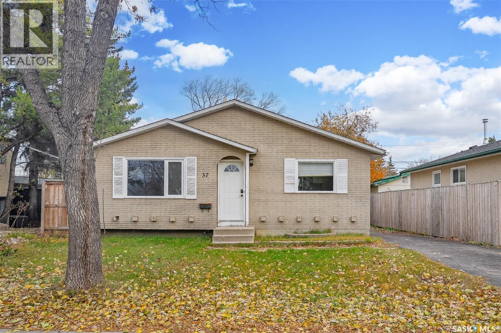 37 Rita Cres, Saskatoon, SK S7N 2L4