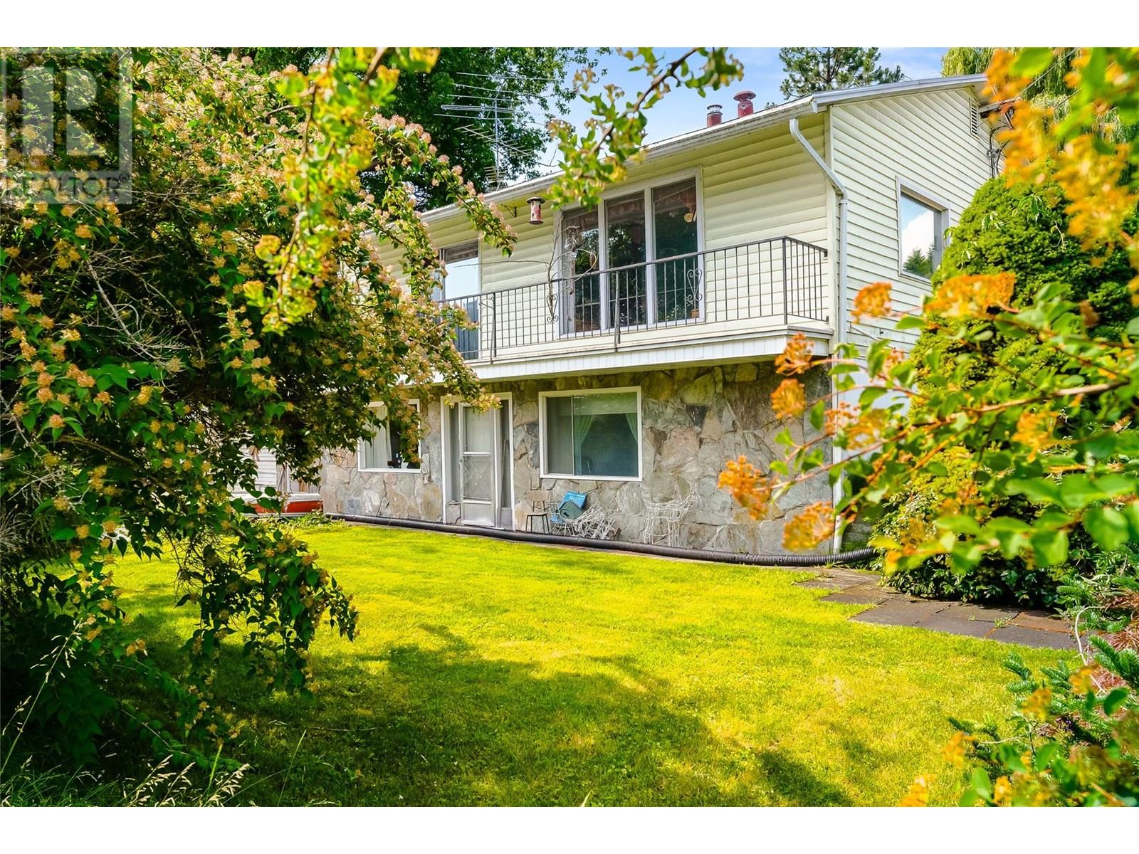 2602 Blind Bay Rd, Blind Bay, BC V0E 1H1