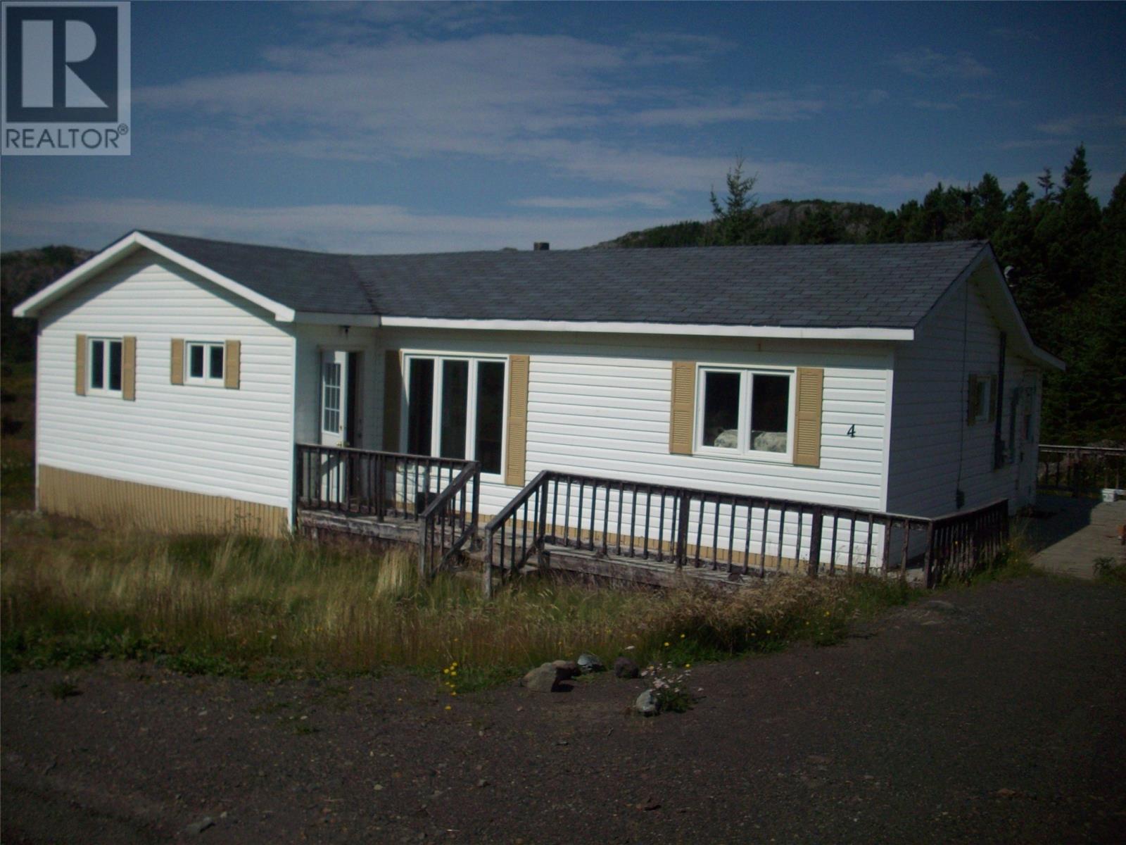 4 Tickleview Rd, Herring Neck, NL A0G 2R0