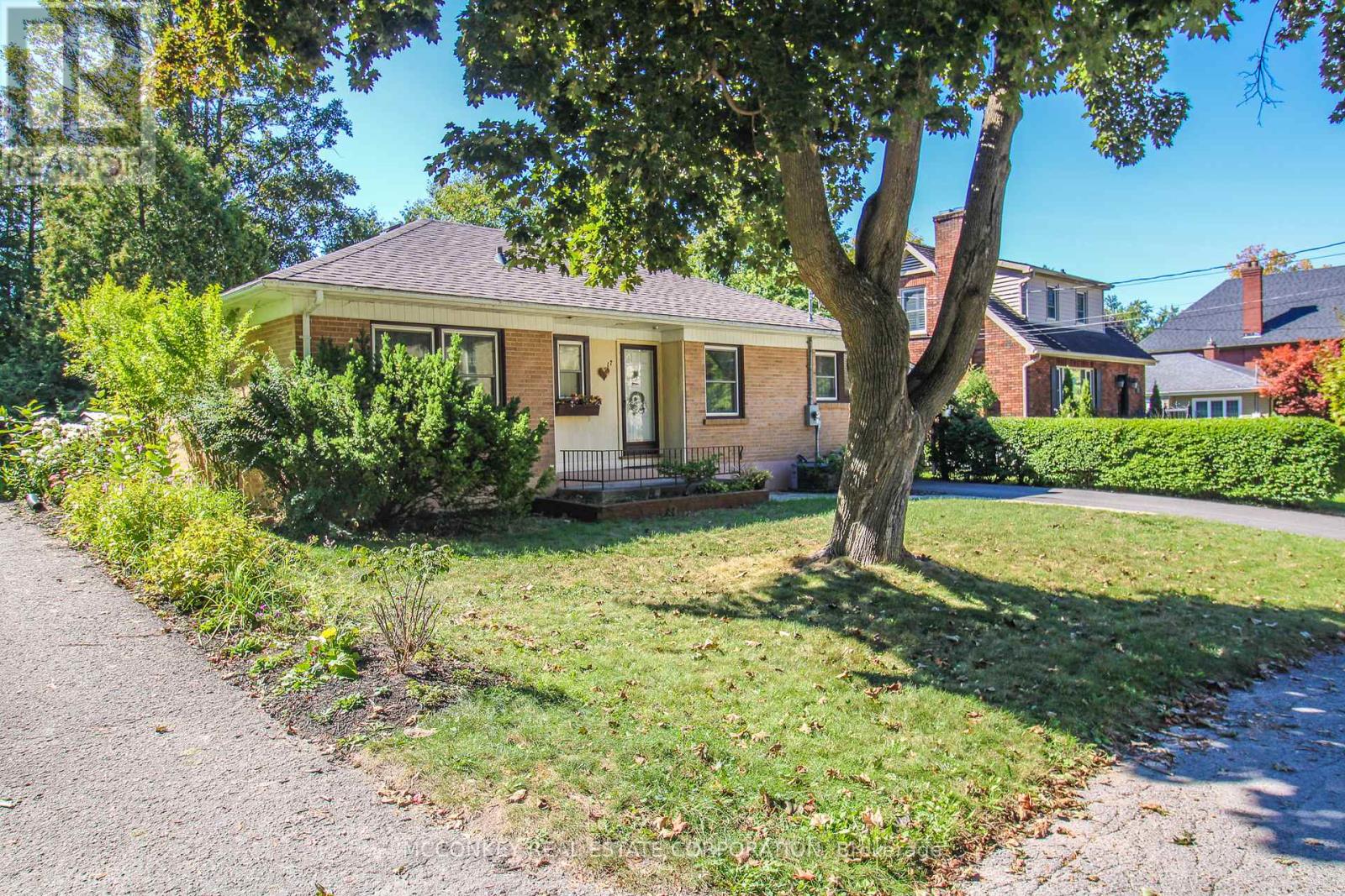 17 Engleburn Pl Ward 4 Pl, Peterborough, ON K9H 1C4