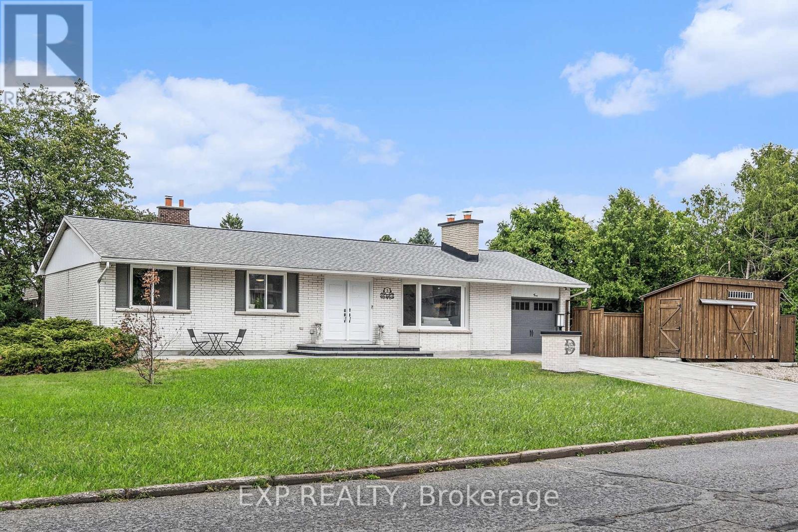 3 St Remy Dr, Ottawa, ON K2J 1A3