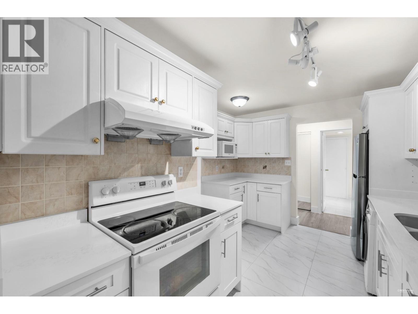 8880 No 1 Road Unit 104, Richmond, BC V7C 4C1