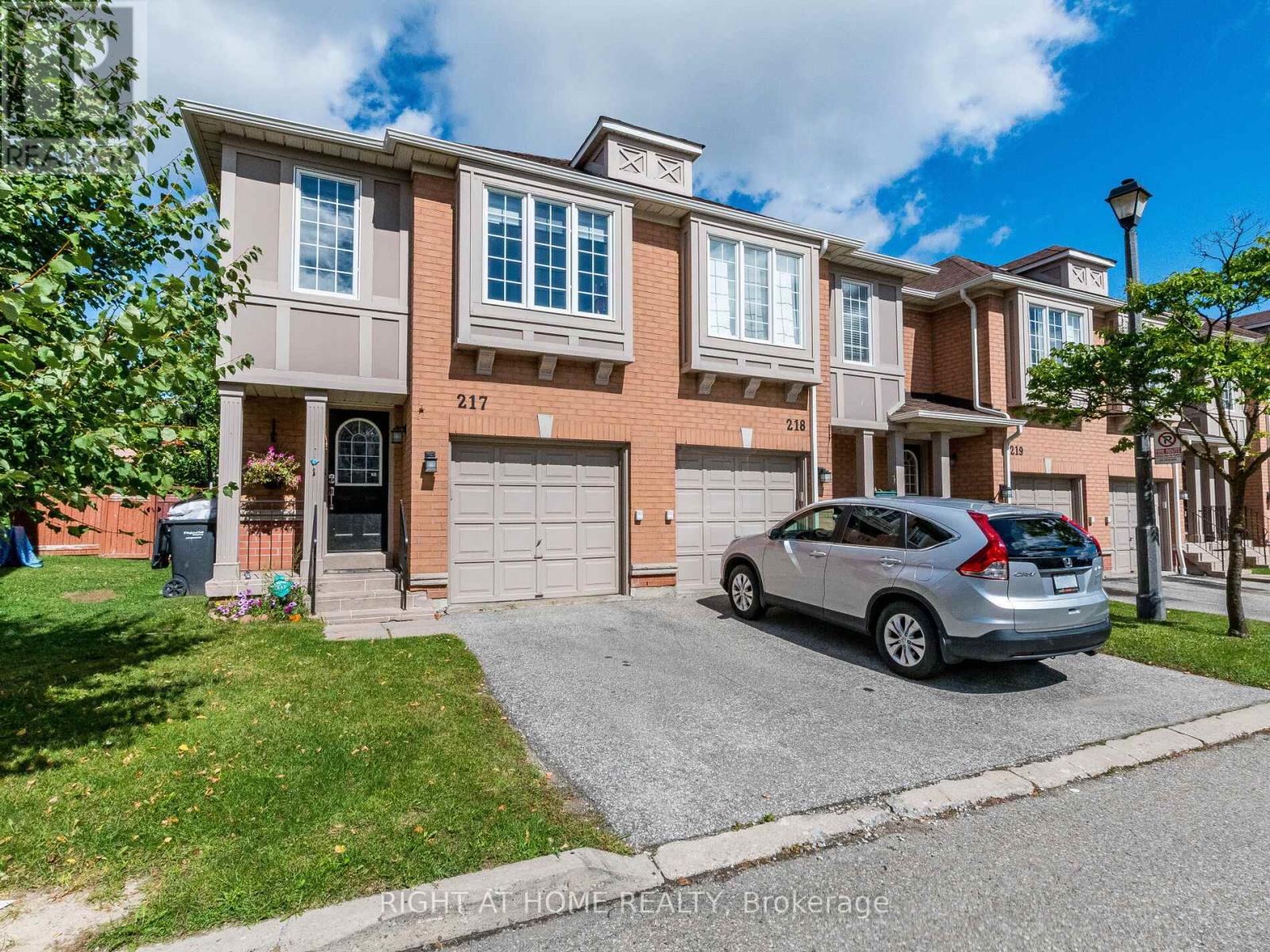 217 5030 Heatherleigh Ave, Mississauga, ON L5V 2G7