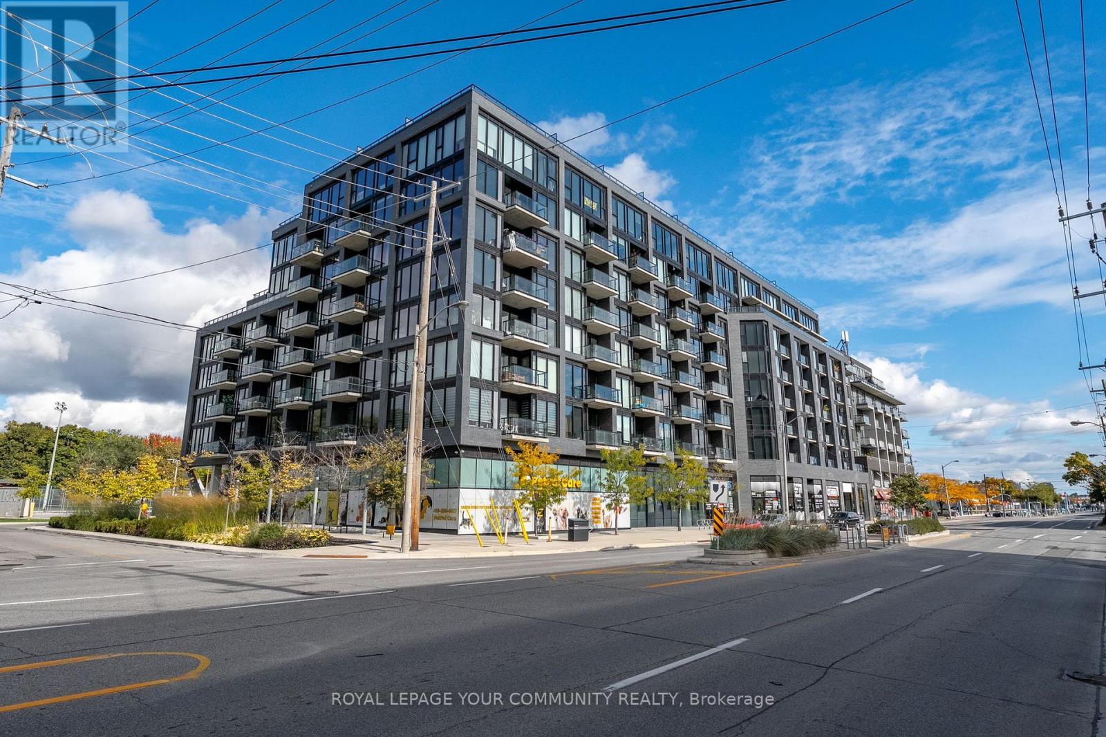 325 7 Smith Cres, Toronto, ON M8Z 0G3