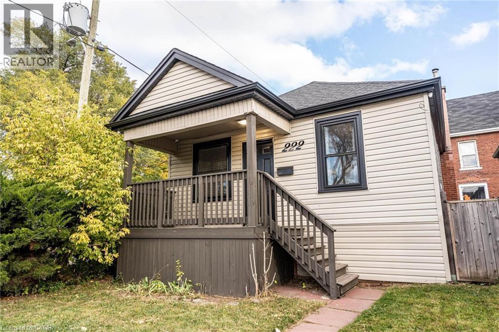 222 Kensington Ave N, Hamilton, ON L8L 7N7