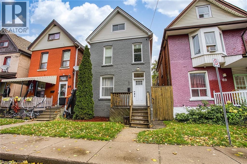 82 Ashley St, Hamilton, ON L8L 5T1