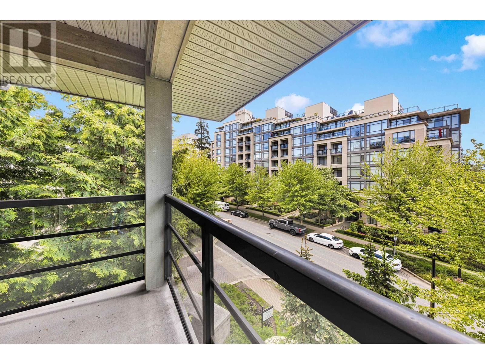 9339 University Crescent Unit 414, Burnaby, BC V5A 4Y1