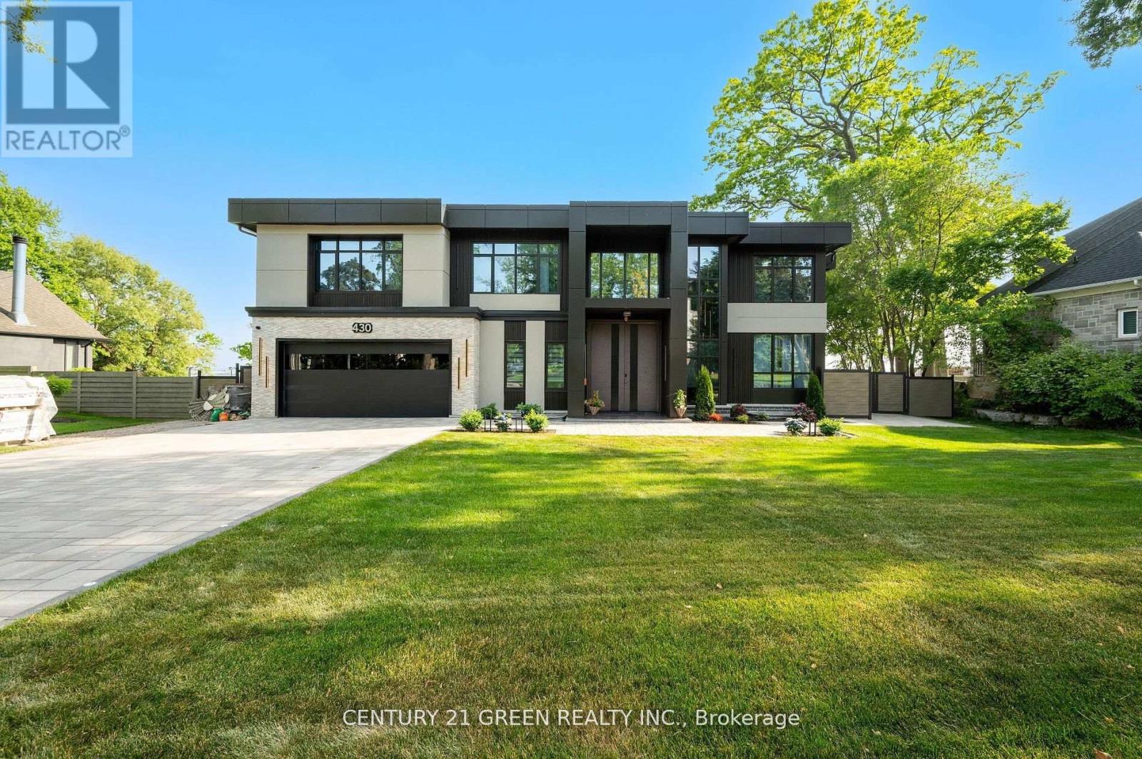 430 Indian Rd, Burlington, ON L7T 3T3