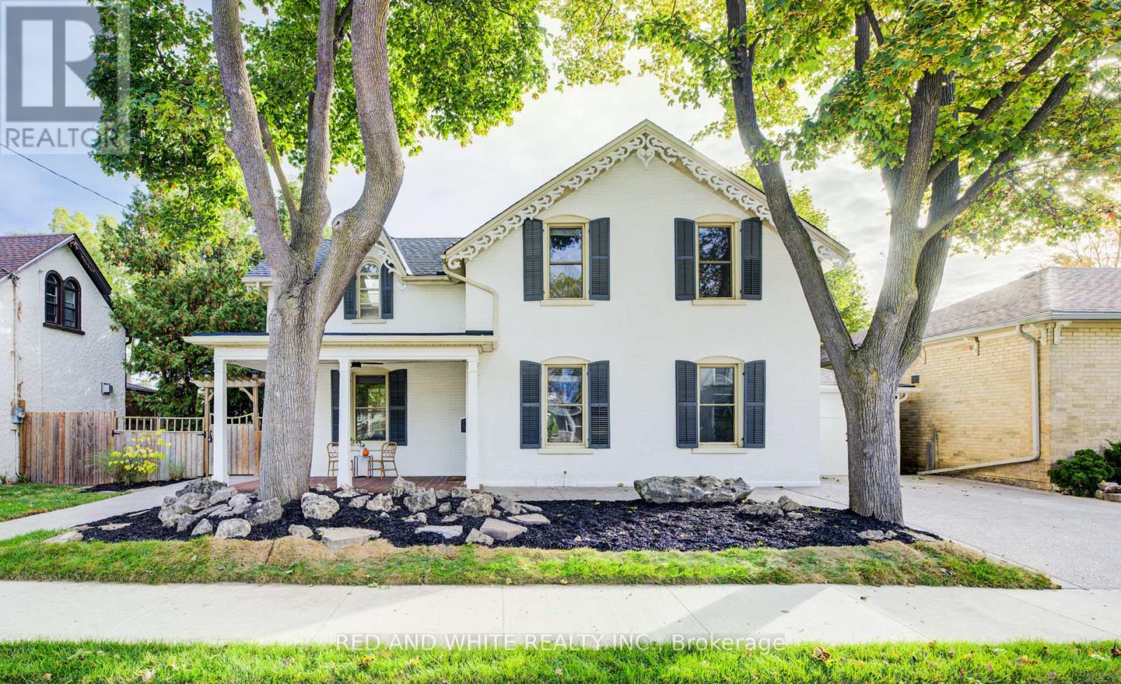 15 Kay St, Cambridge, ON N1S 2T7