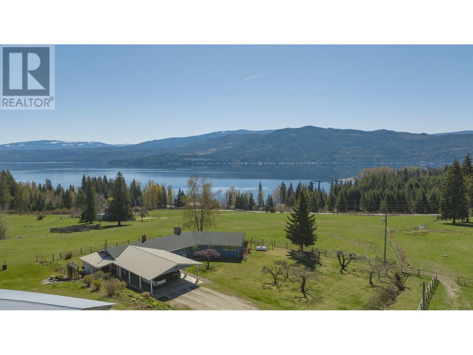 6197 Line 17 Rd, Magna Bay, BC V0E 1M7