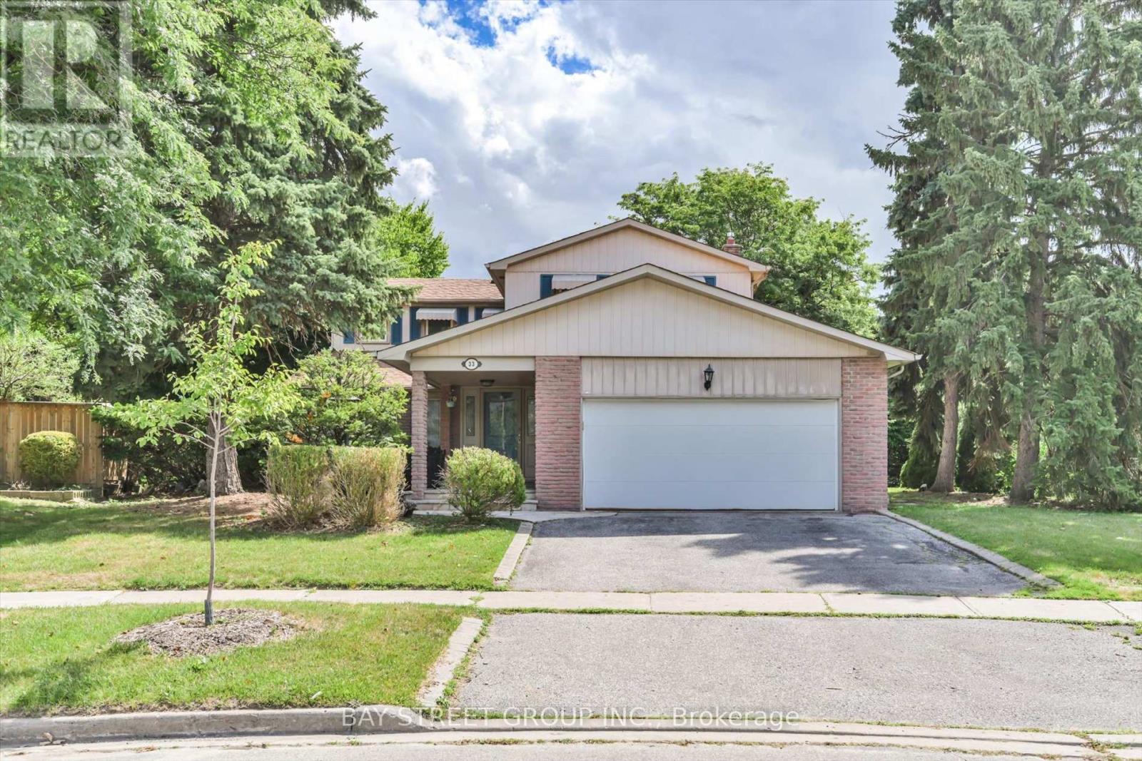 33 Kilchurn Castle Dr, Toronto Tam O'shanter-sullivan, ON M1T 2W3