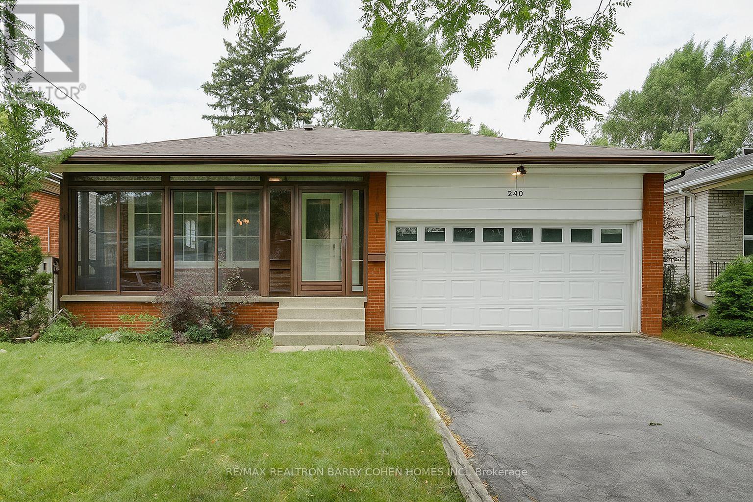 240 Dunview Ave, Toronto, ON M2N 4J2