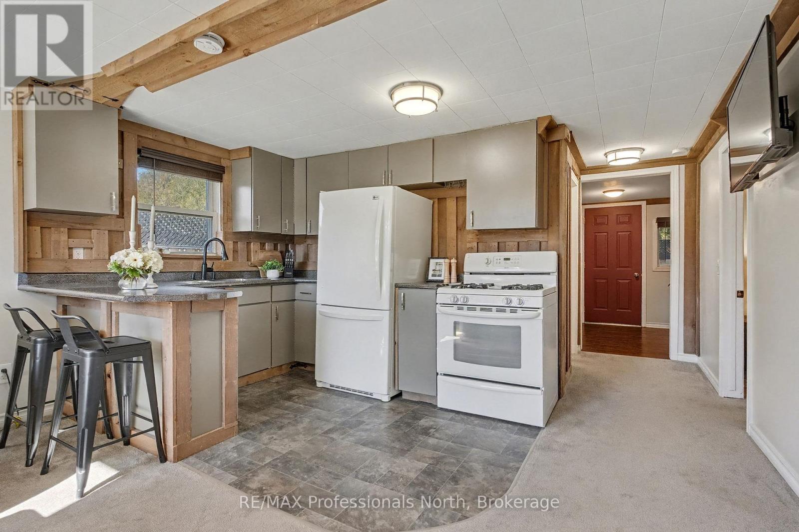 161 Quebec St, Bracebridge, ON P1L 1E3