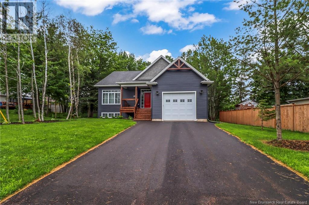 25 Delia Ave, Dieppe, NB E1A 6Y7