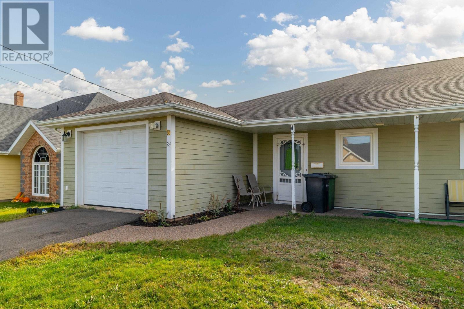 24 Herbert St, Charlottetown, PE C1C 1S3