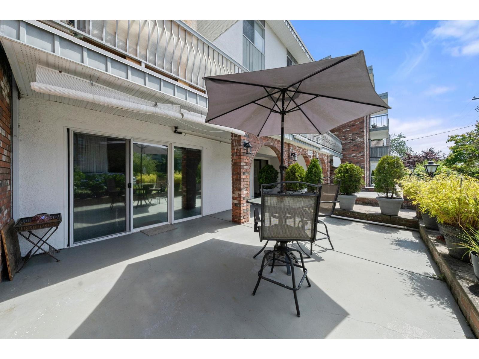 1520 Blackwood Street Unit 101, White Rock, BC V4B 3V4