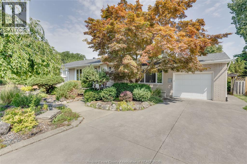 640 Bedford Ave, Windsor, ON N9G 1H1