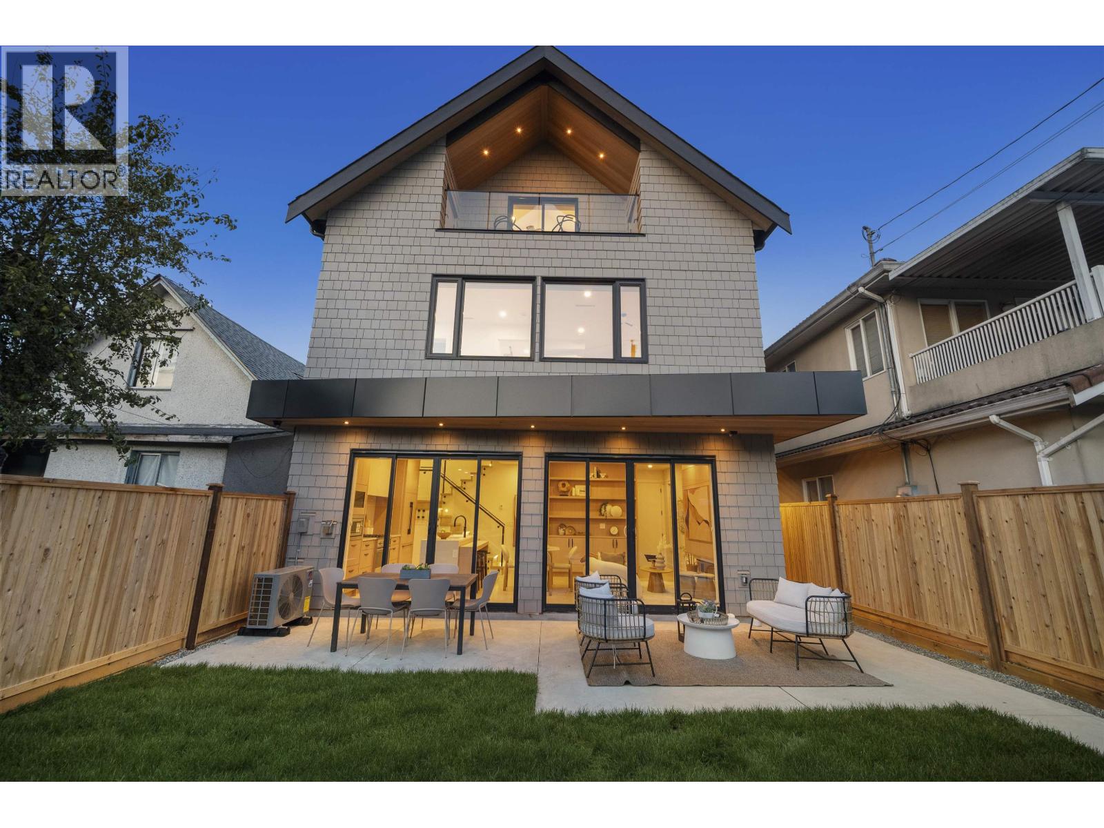 5033 Prince Albert Street Unit 2, Vancouver, BC V5W 3C5