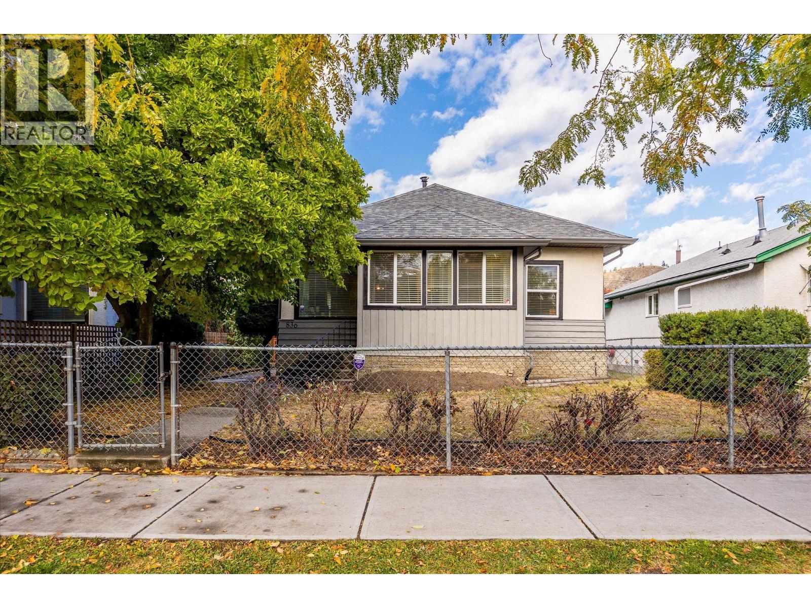 836 Cawston Ave, Kelowna, BC V1Y 6Z7