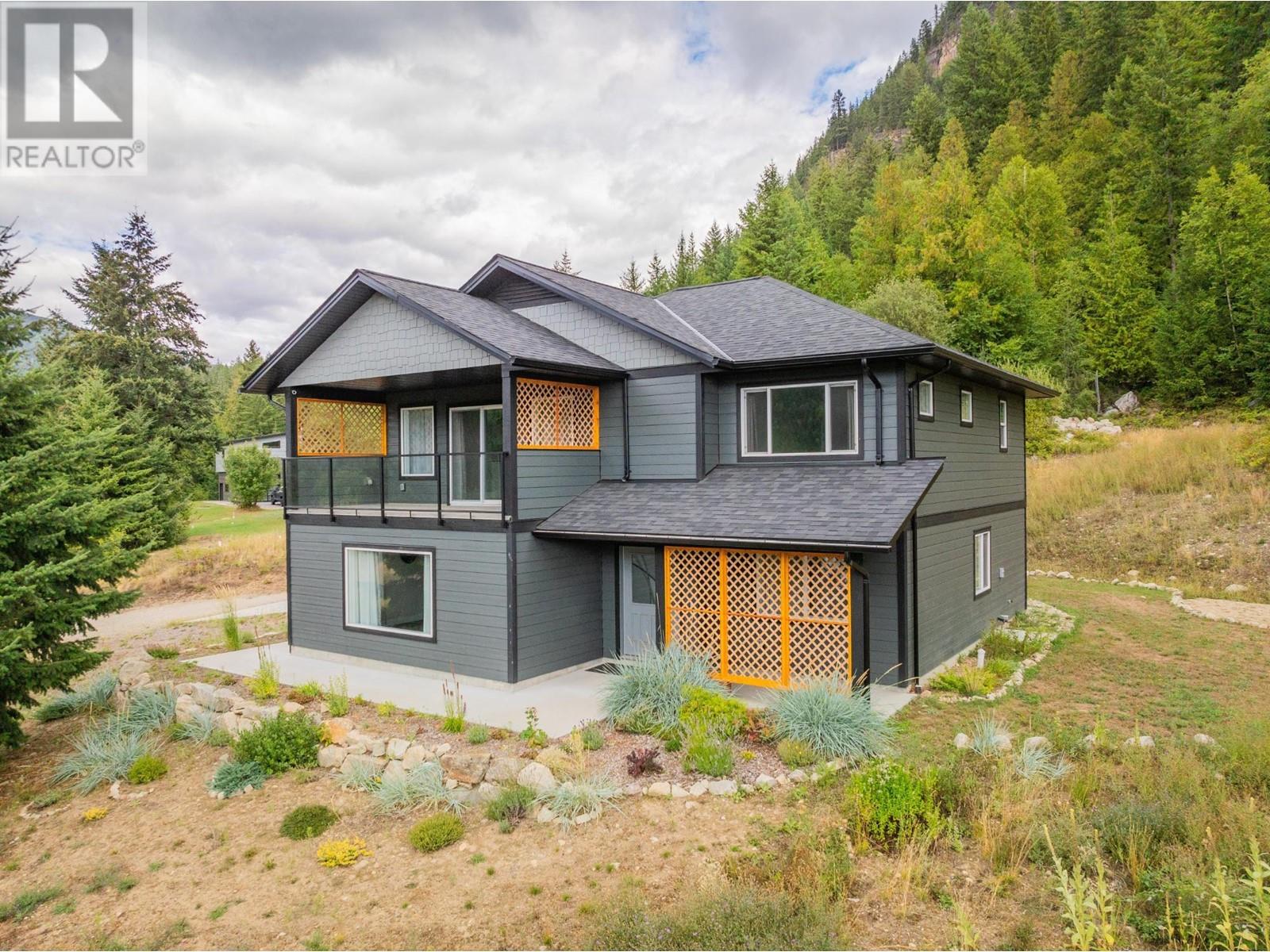 1955 Sandy Rd, Castlegar, BC V1N 4T1