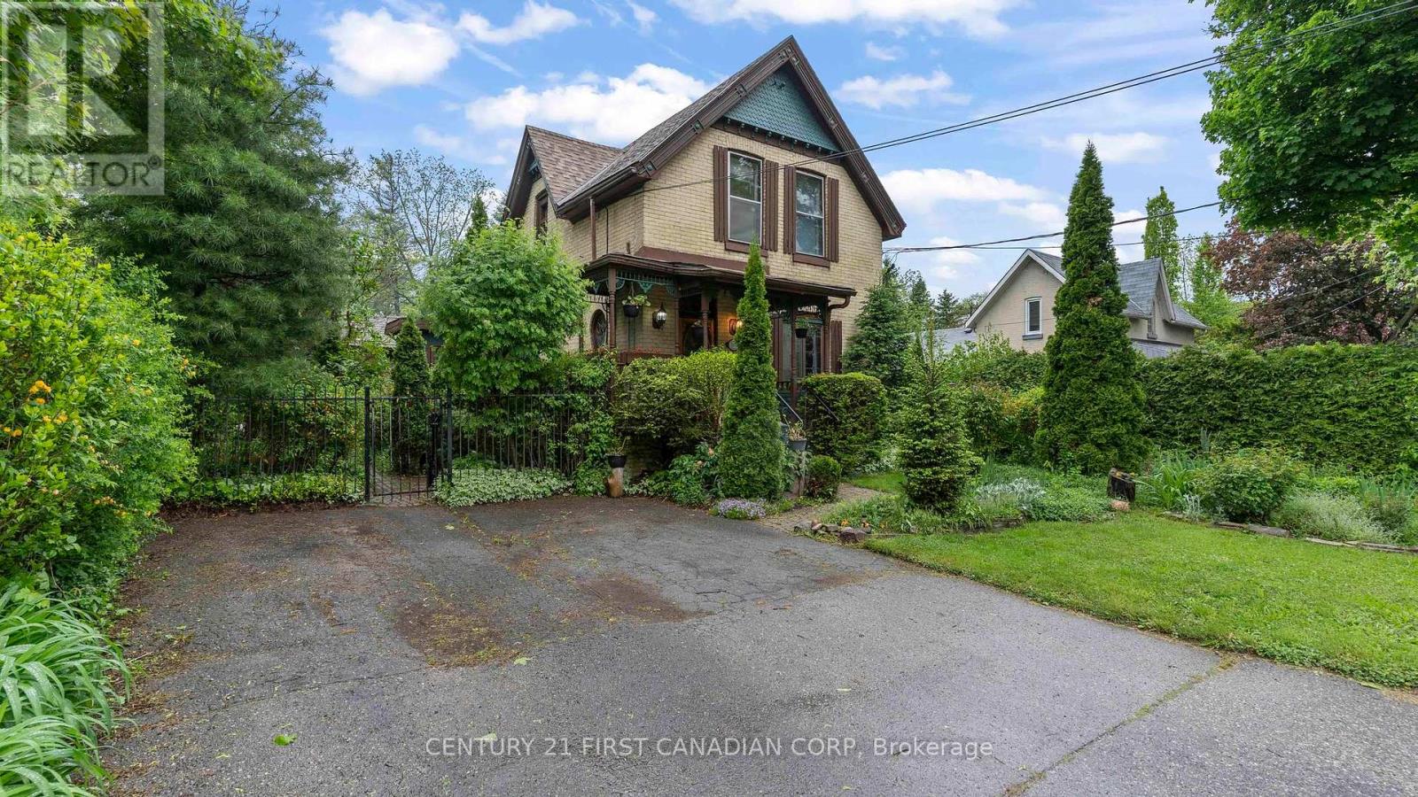 181 Wildwood Ave, London, ON N6J 2Z3