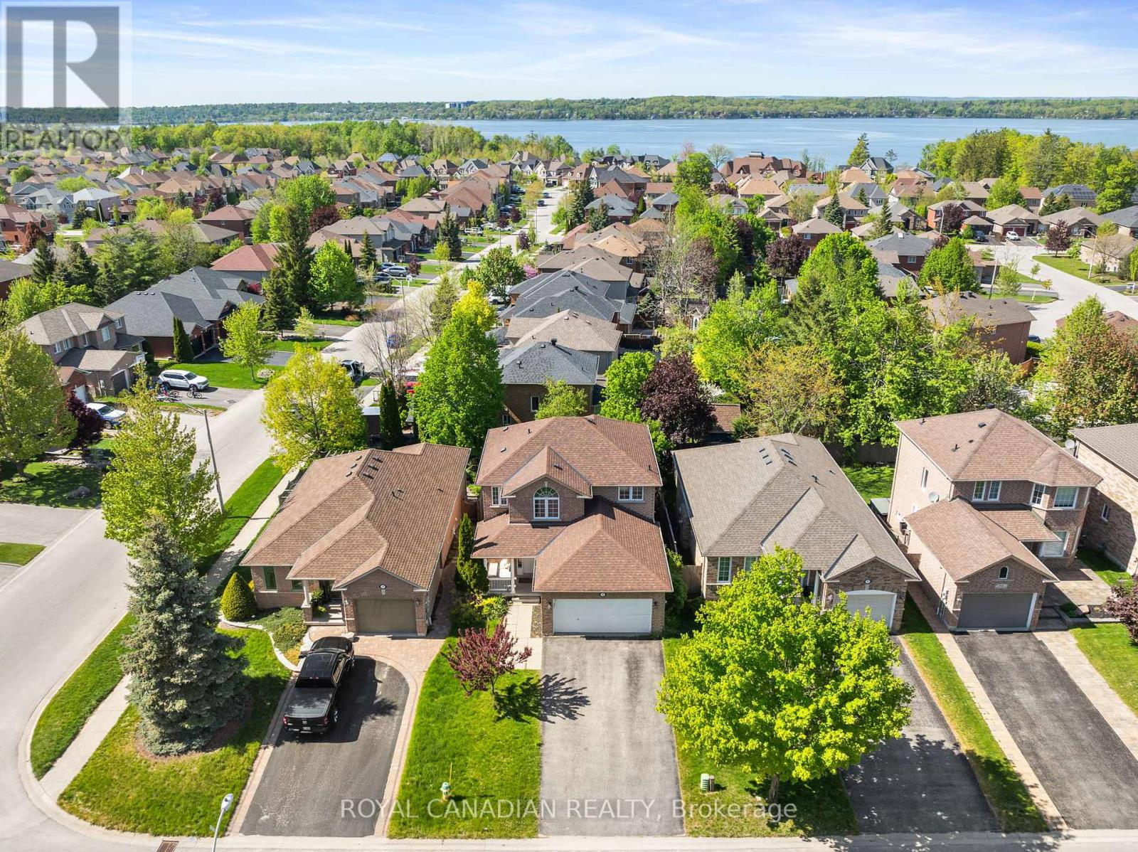 60 Crimson Ridge Rd, Barrie, ON L4N 0G7