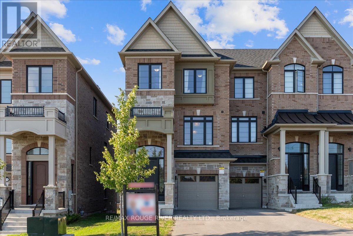 42 Elkington Cres, Whitby, ON L1P 0L7
