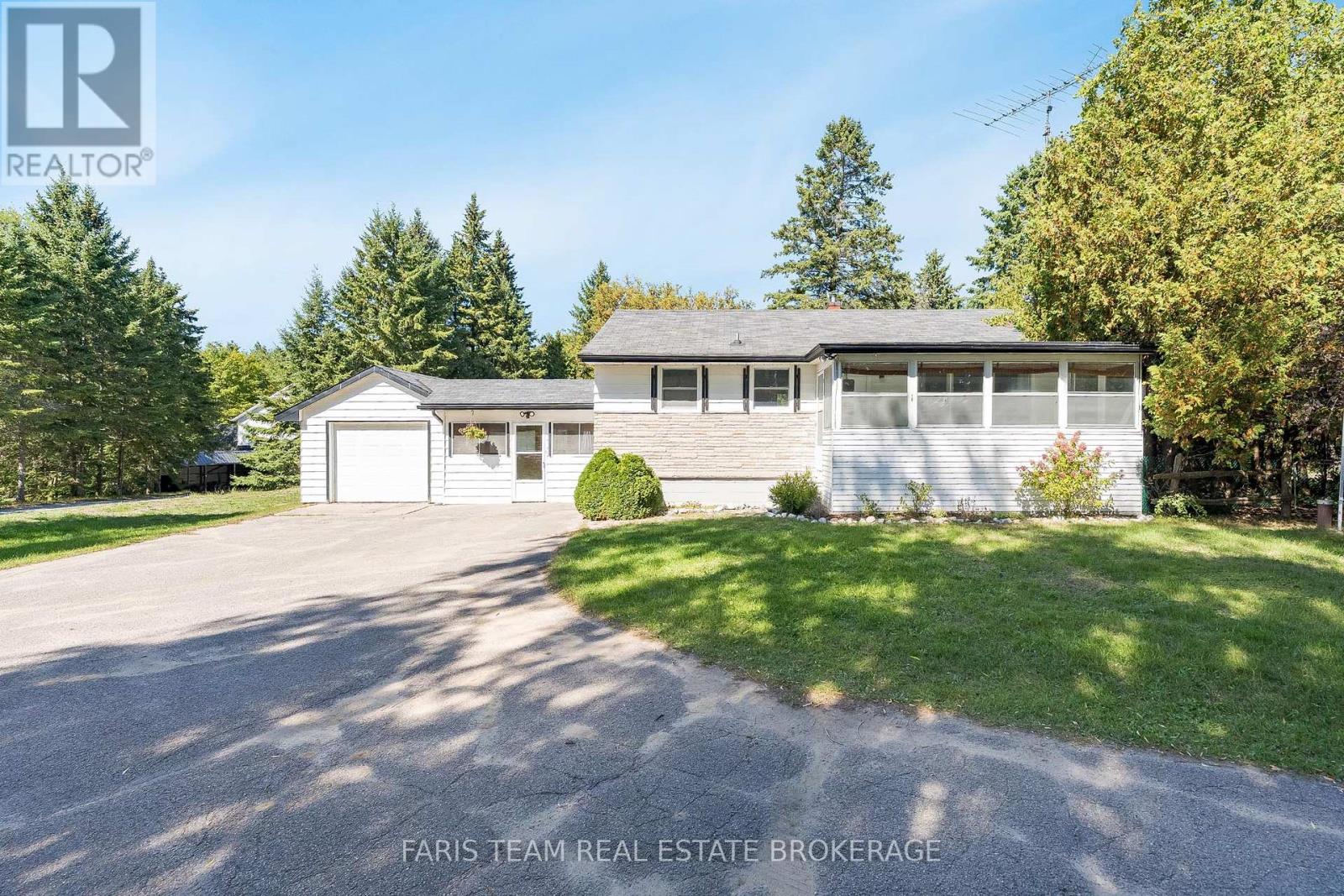 2570 Sunnidale Rd, Springwater, ON L0M 1T2