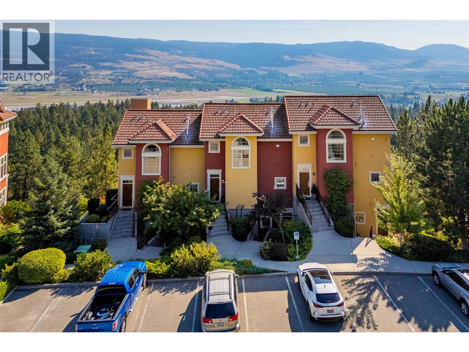 1795 Country Club Drive Unit 216, Kelowna, BC V1Y 9K8