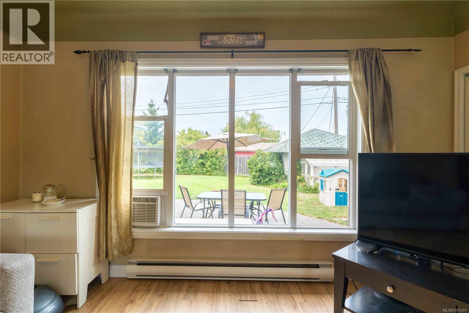 141 Jensen Ave E, Parksville, BC V9P 2H6