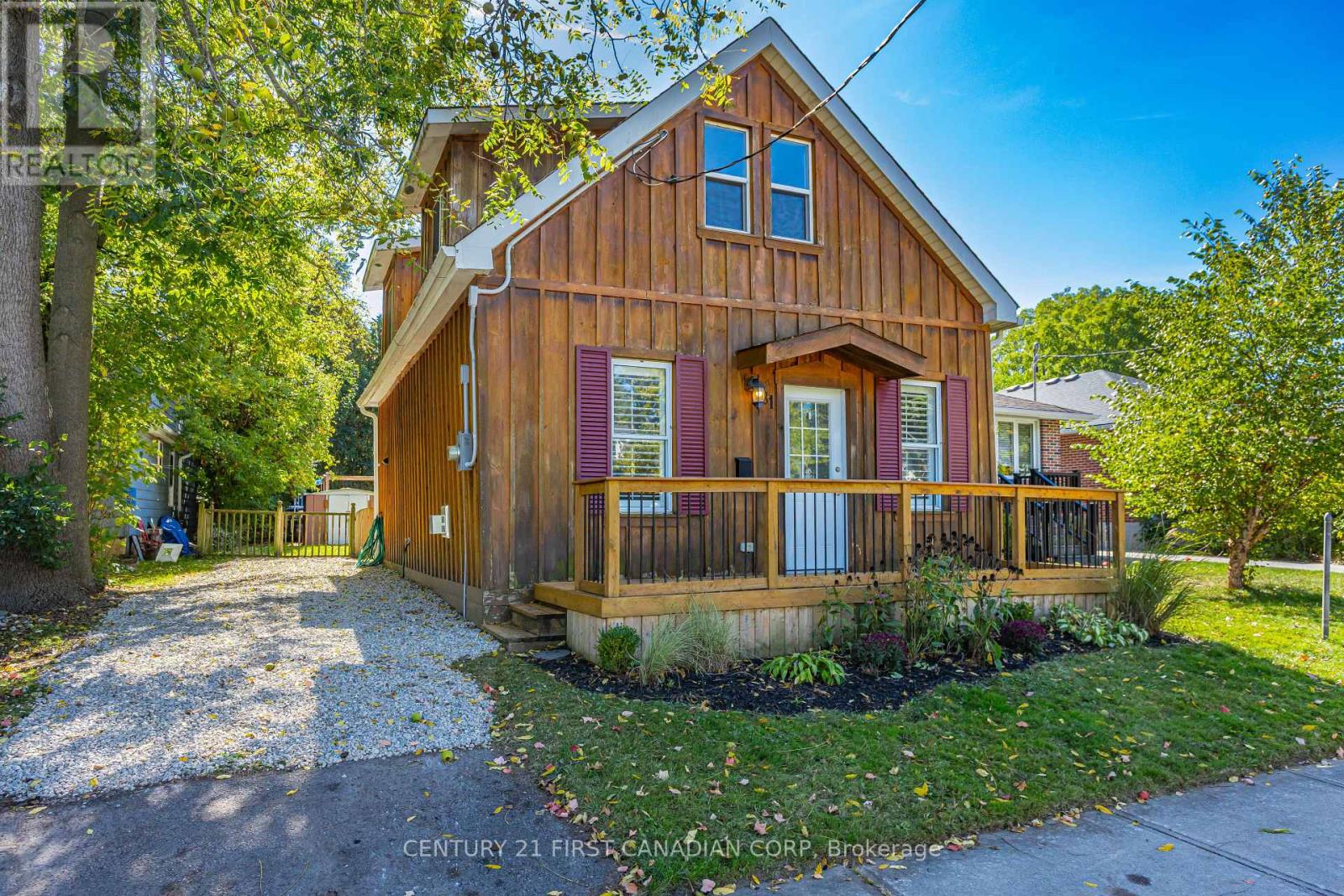 81 Langarth St W, London, ON N6J 1P5