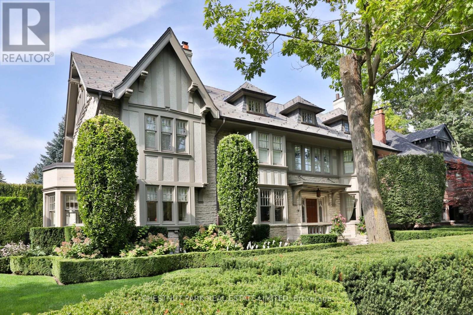 170 Roxborough Dr, Toronto, ON M4W 1X7