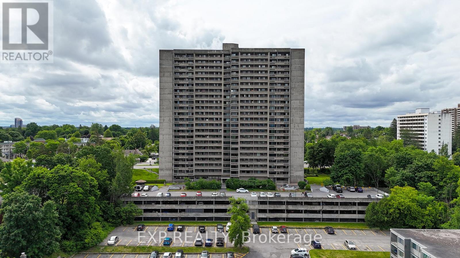 101 415 Greenview Ave, Ottawa, ON K2B 8G5