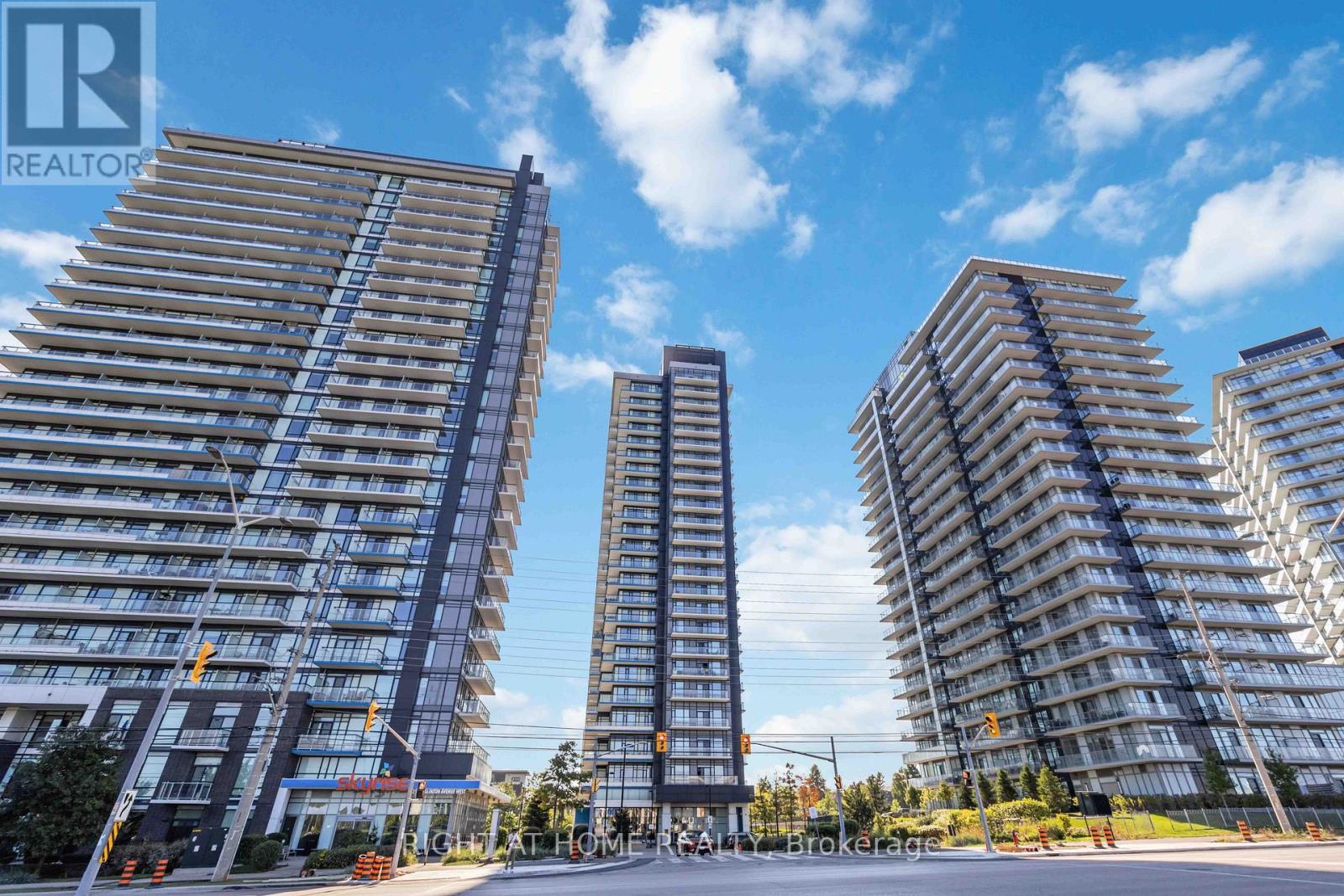 811 2560 Eglinton Ave W, Mississauga, ON L5M 0Y3