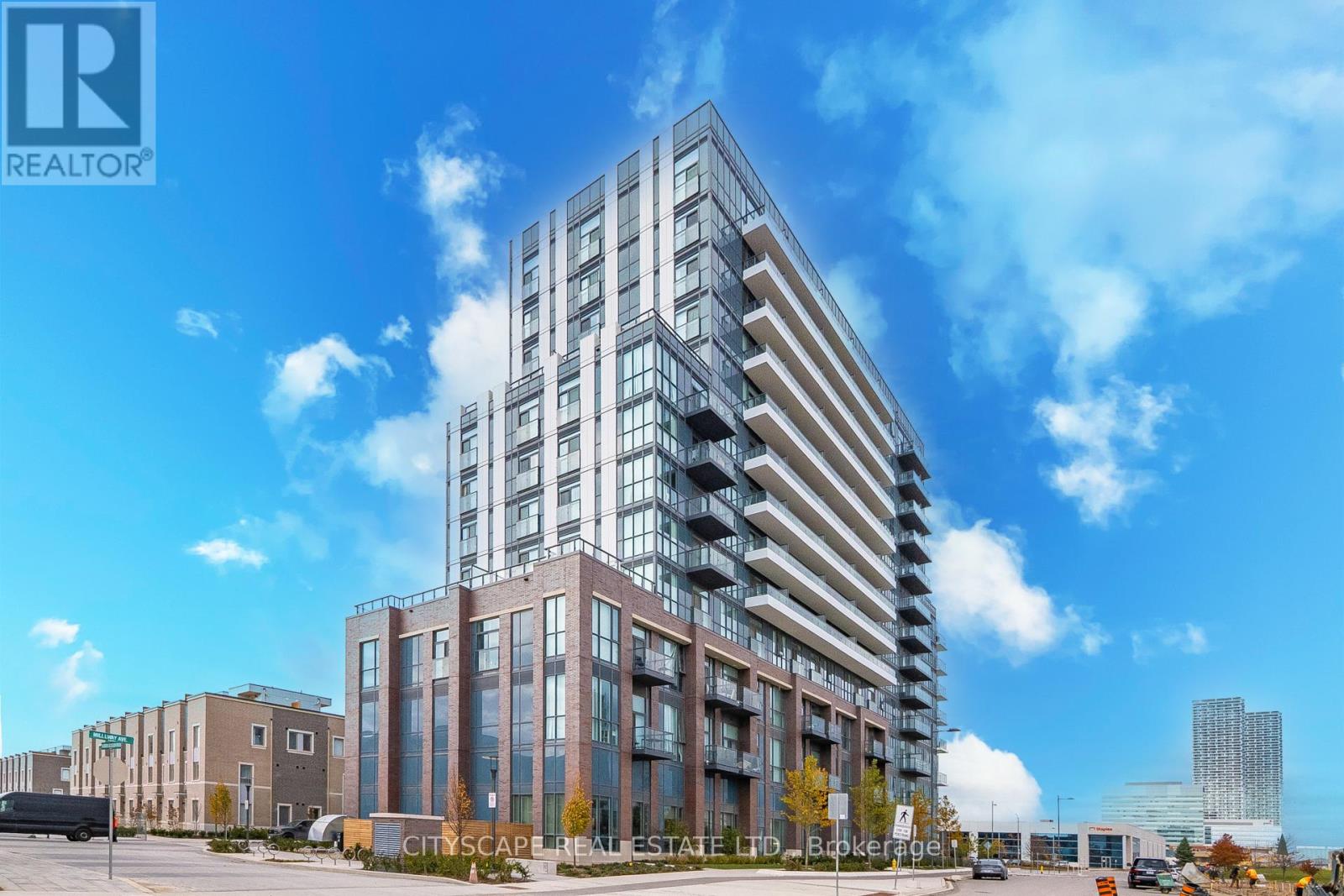 210 60 Honeycrisp Cres, Vaughan, ON L4K 0N5