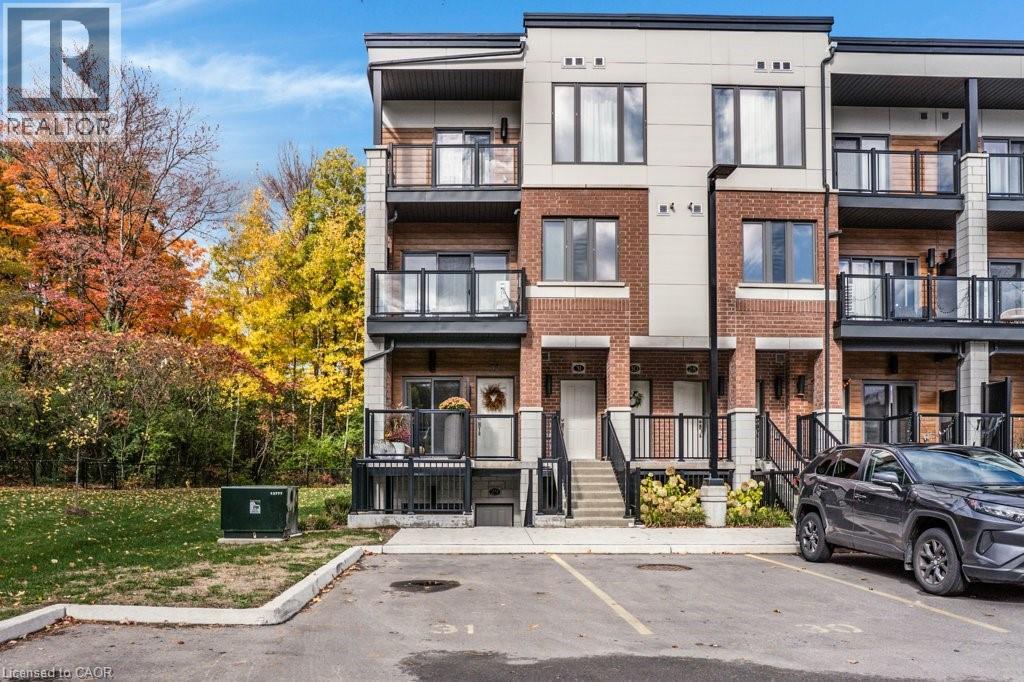 25 Isherwood Avenue Unit 32, Cambridge, ON N1R 0E2