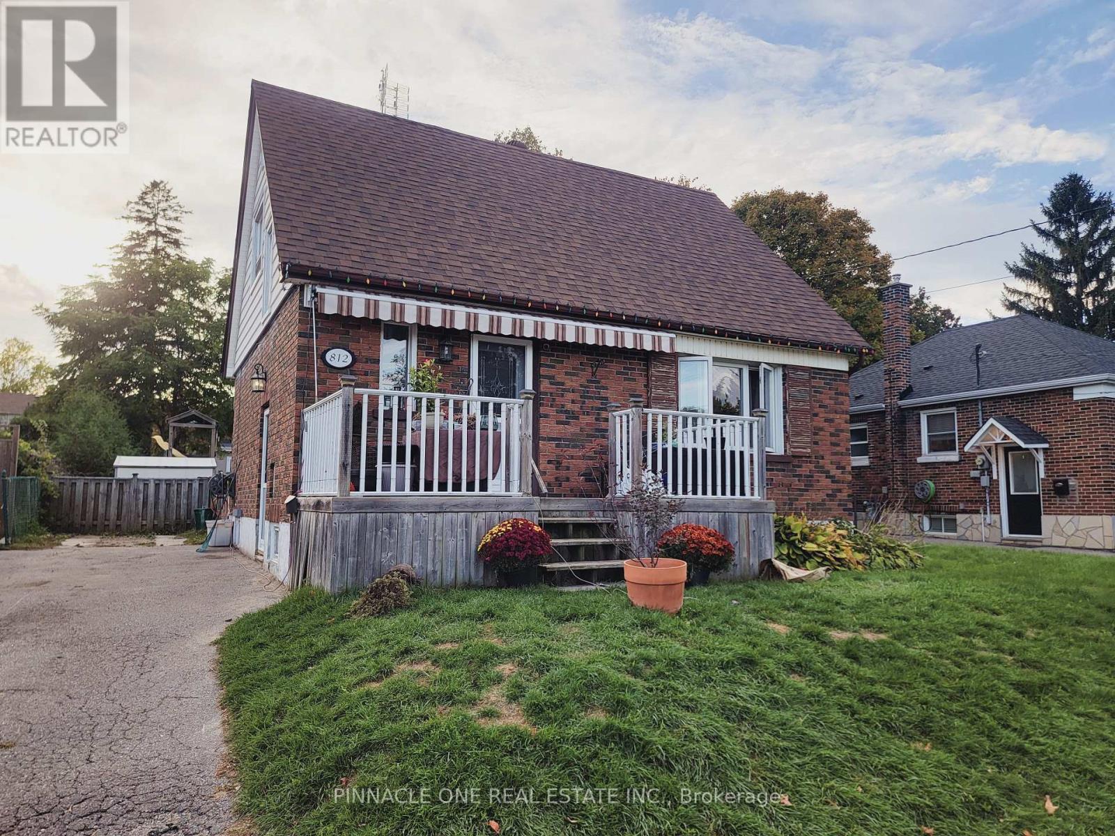 812 Grierson St, Oshawa, ON L1G 5J9
