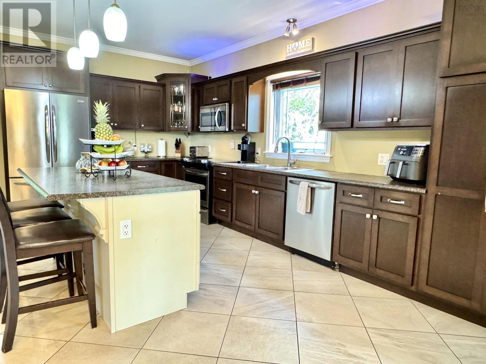 37 Norwood St, Glace Bay, NS B1A 3M4