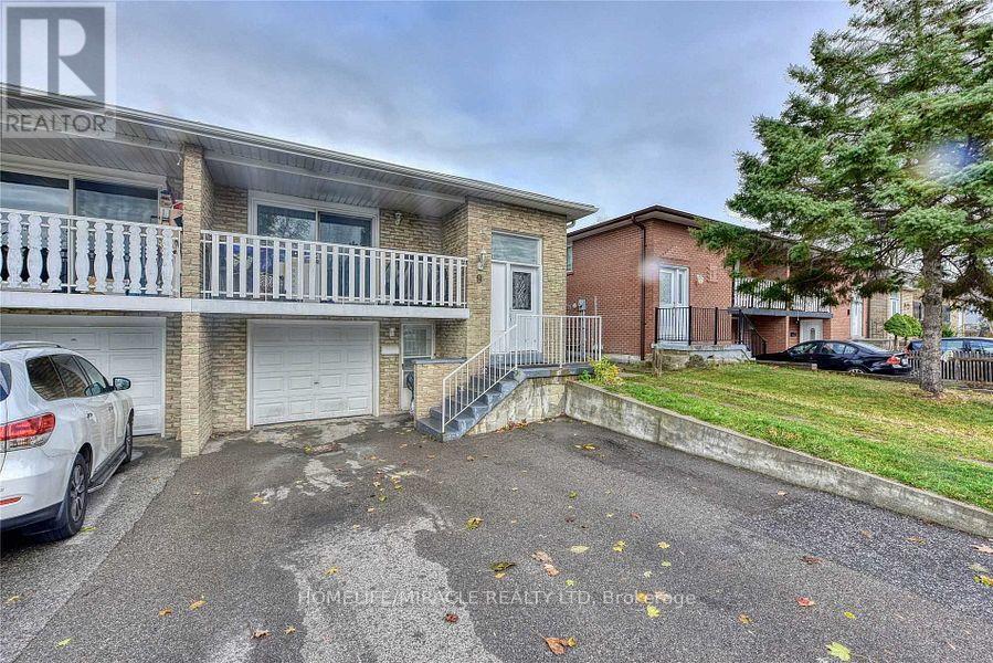 9 Talbot St, Brampton, ON L6X 2P4