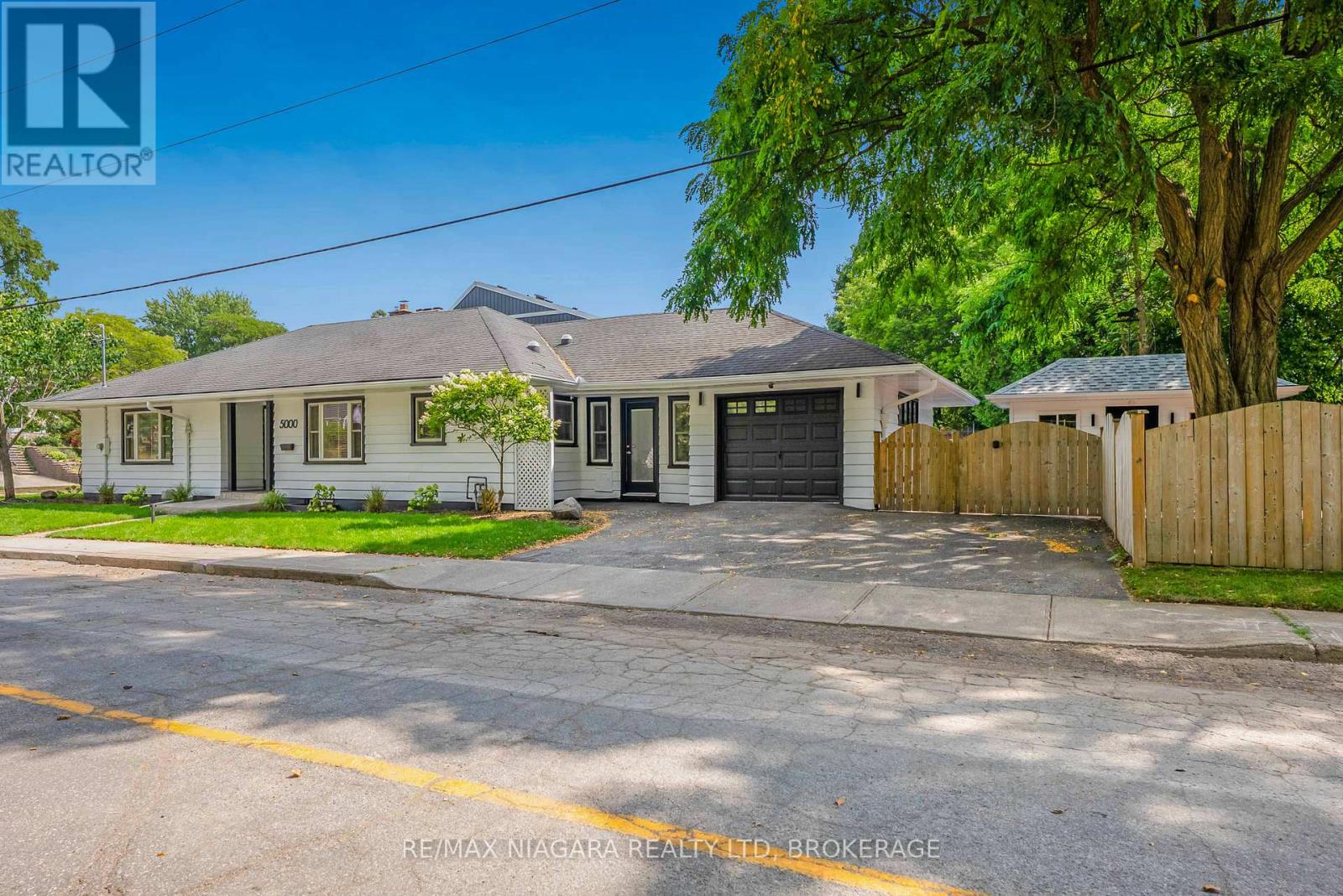 5000 Sixth Ave, Niagara Falls, ON L2E 4V3