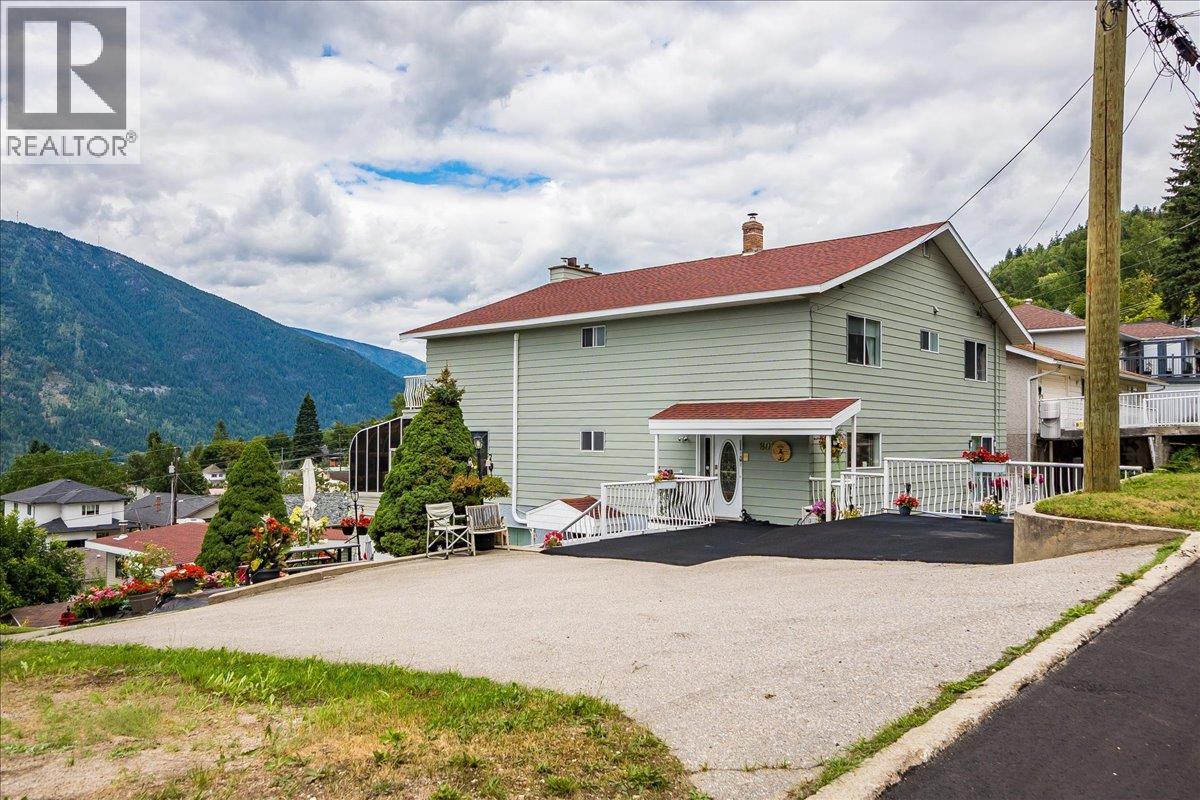 801 Houston St, Nelson, BC V1L 5J3