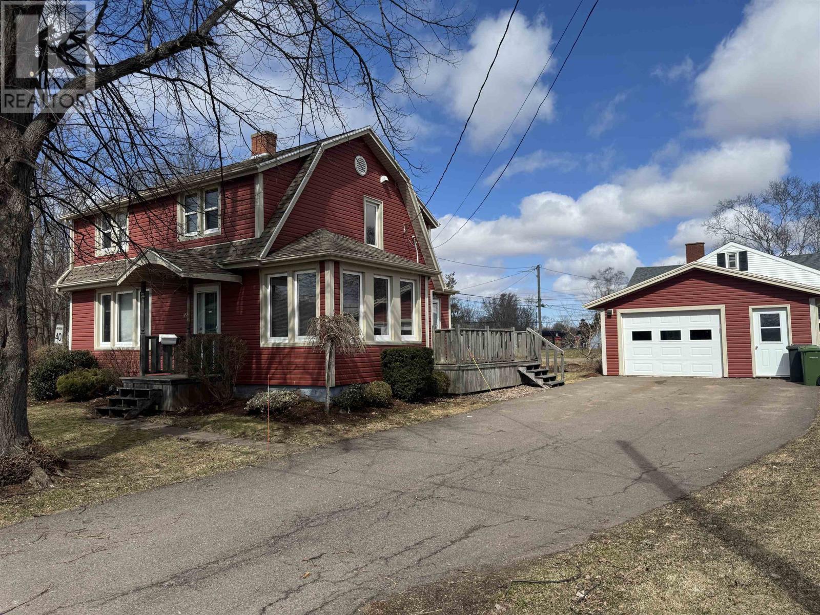 16 Hawthorne Ave, Charlottetown, PE C1A 2Y1