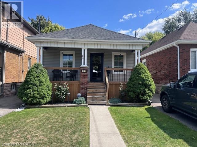 84 Barons Ave N, Hamilton, ON L8H 5A4