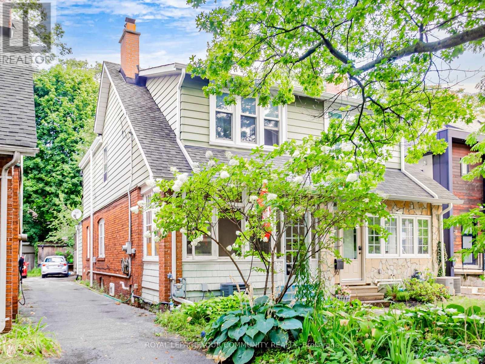 32 Webb Ave, Toronto, ON M6P 1M5