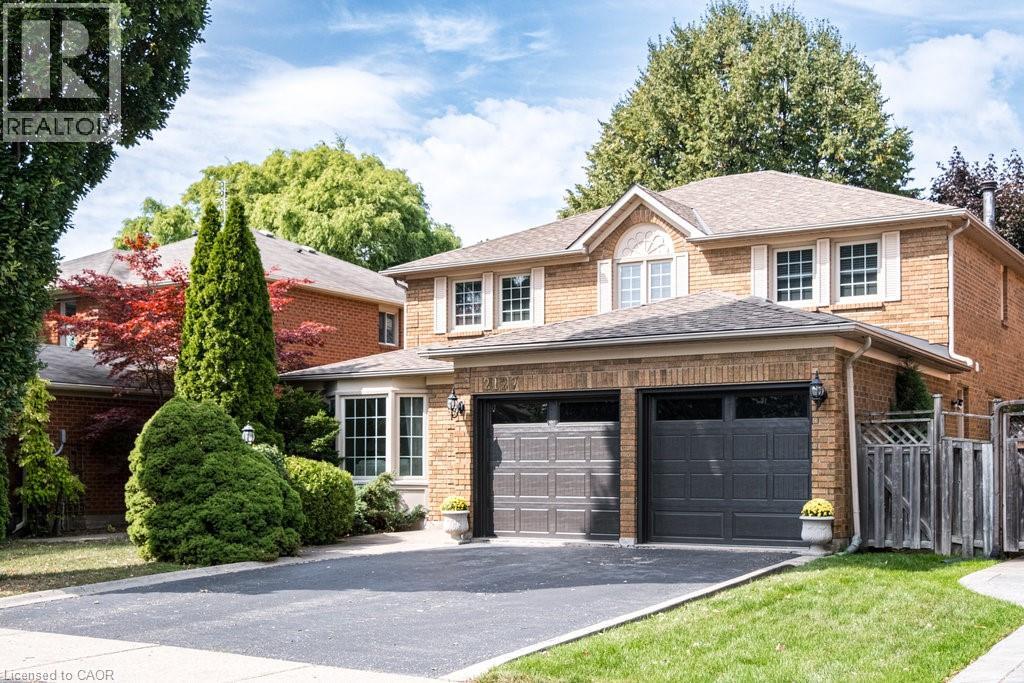 2127 Brays Ln, Oakville, ON L6M 2T2