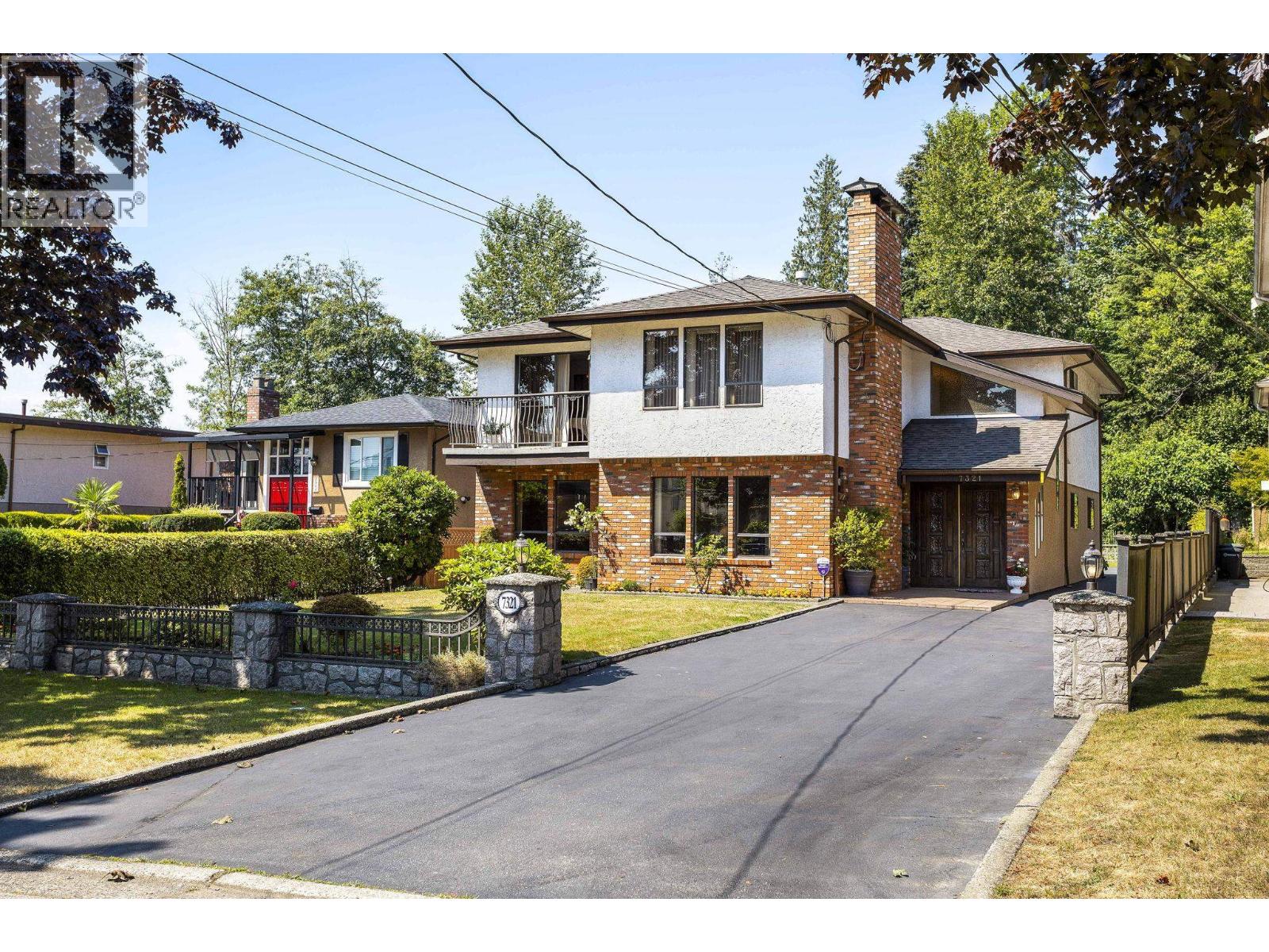7321 Union St, Burnaby, BC V5A 1J1