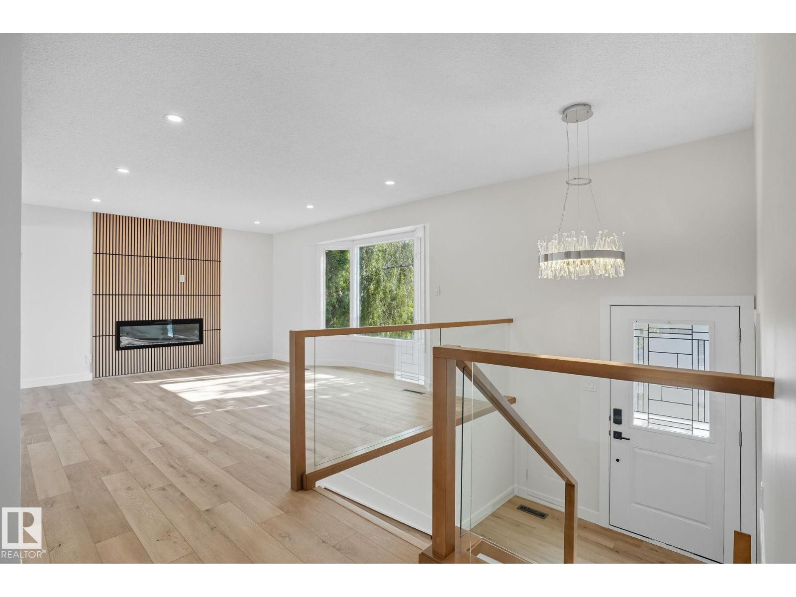 42 Av Nw Unit 11528, Edmonton, AB T6J 0W5