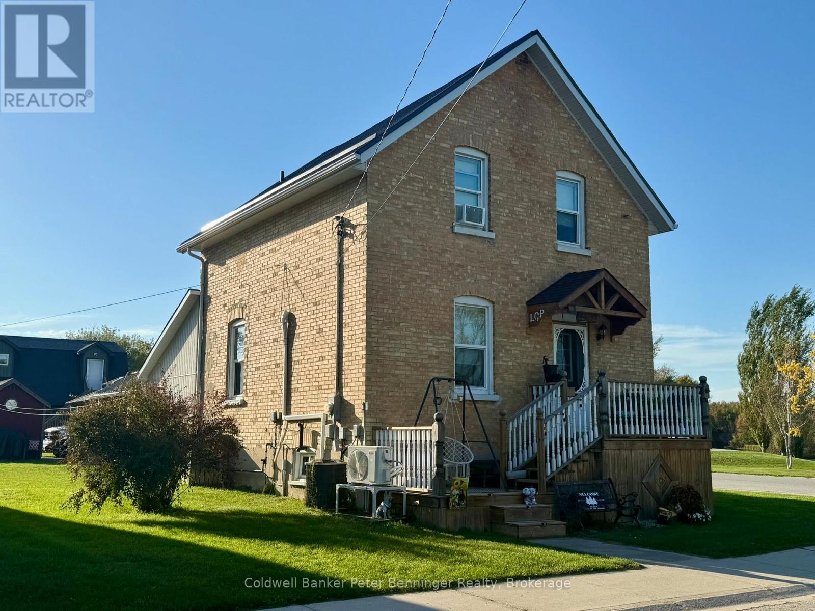 35 King St, Brockton, ON N0G 1J0