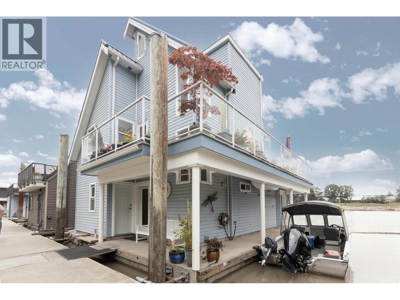 800 S Dyke Road Unit 4, New Westminster, BC V3M 4Z8